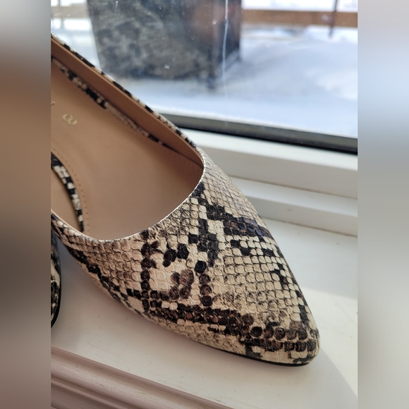 Joe Fresh snake print heels size 8 NWOT - Picture 2 of 5